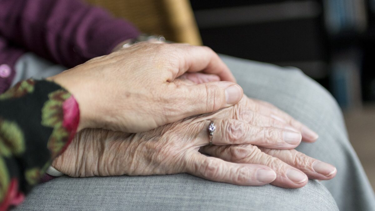 INTERDIÇÃO POR ALZHEIMER: COMO PROCEDER